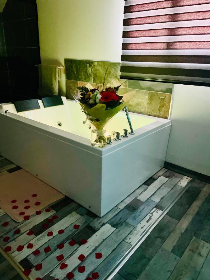 La Bulle De Romance - Love Room Tigy Luaran gambar